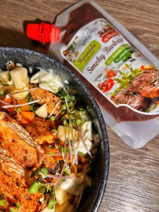 Rychlovka na večeři, kterou zvládne každý ✨ A přitom chutná, jako kdyby se v kuchyni zastavil šéfkuchař. 😍 Dole horká rýže...